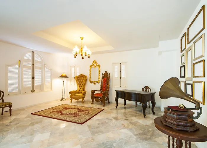 Dharasom' S Colonial House ホテル