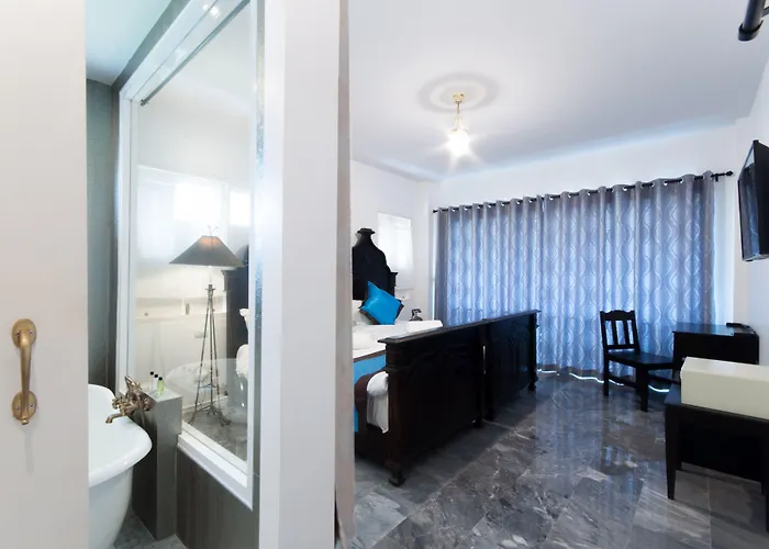 Dharasom' S Colonial House ホテル 3*