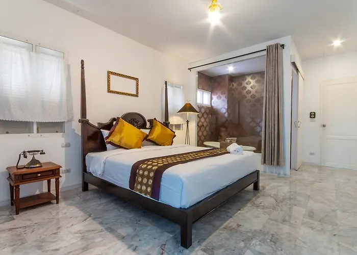 Dharasom' S Colonial House